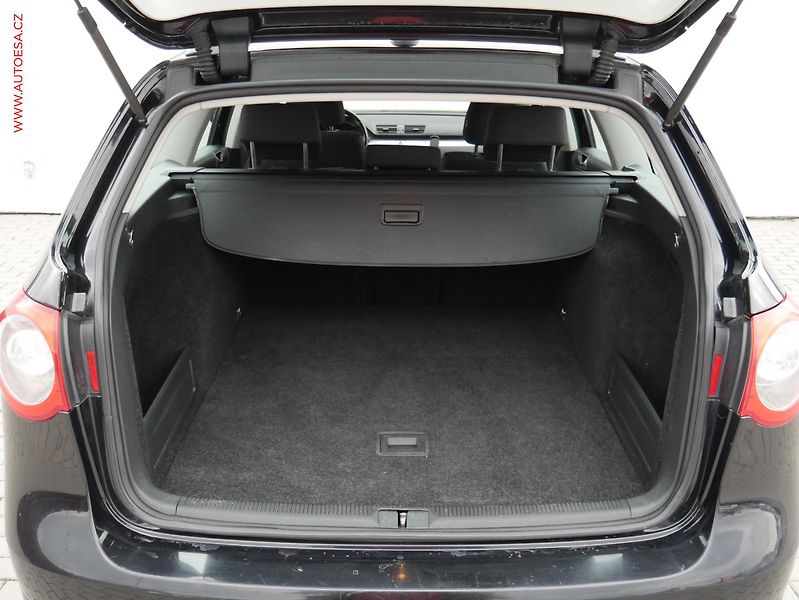 Volkswagen Passat (2010) 2.0TDi, Bixen, navi, STK3/28 - fotka 7 z 16