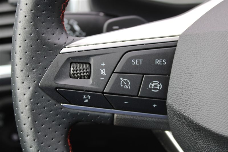 Seat Ateca 2,0 TDI  ČR,1.MAJ,A/T,4x4,FR - fotka 26 z 41