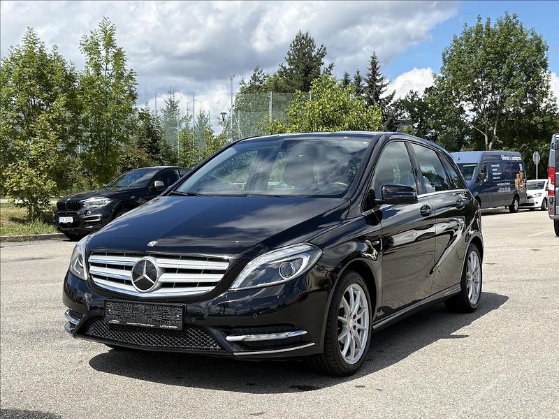 Mercedes-Benz Třídy B 1,6 200i 115kW,Bi-Xen,Kůže,Nav - fotka 1 z 36