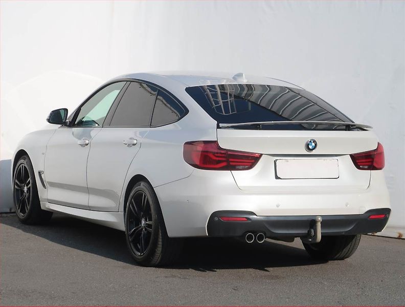 BMW Řada 3 (2020) M Sport 320d xDrive GT, 4X4 - fotka 4 z 21