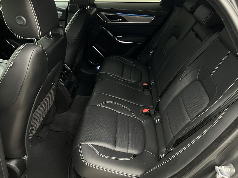 Jaguar F-Pace D200 R-DYNAMIC SE AWD AUT  - fotka 6 z 49