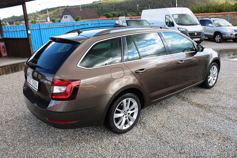 Škoda Octavia (2018) 1,4TSI KLIMA EL.OKNA TEMPOMAT - fotka 7 z 16