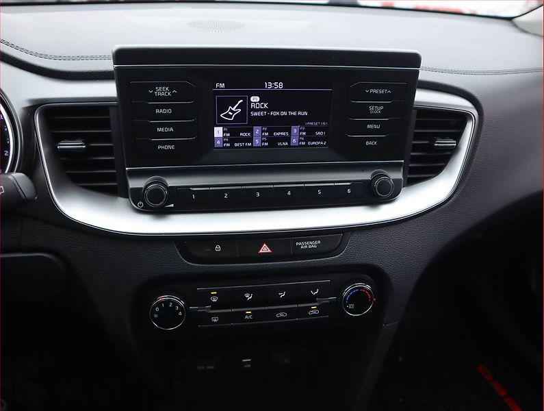 Kia Ceed (2020) 1.6 CRDi, Serv.kniha, Tempomat - fotka 12 z 17
