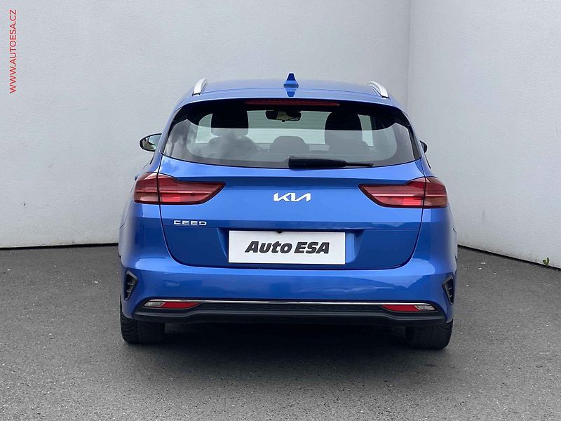 Kia Ceed (2023) 1.5 T-GDi, ČR, Spin, AT - fotka 5 z 18