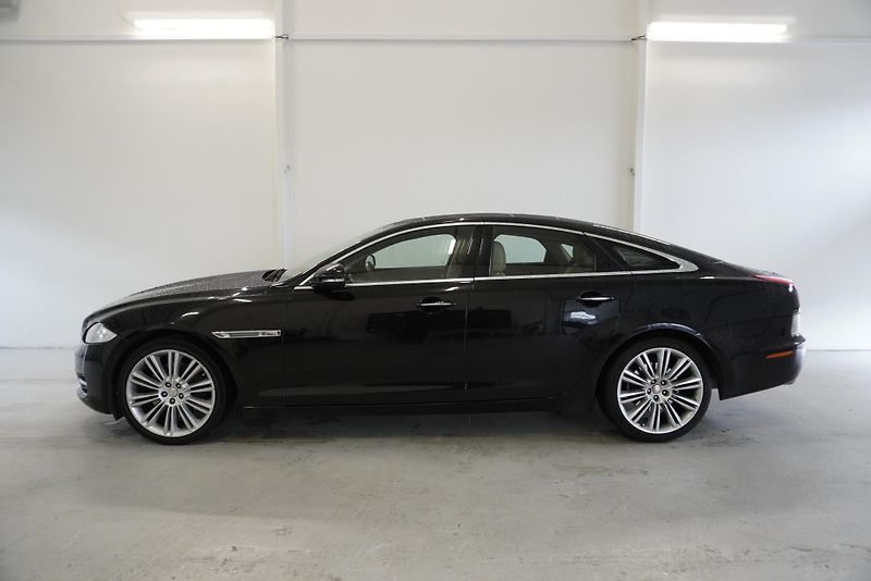 Jaguar XJ XJ  3,0D - fotka 8 z 33