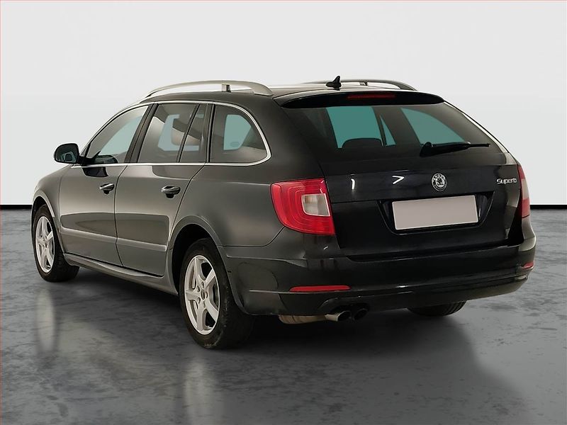 Škoda Superb (2013) Ambition Plus 2.0 TDI - fotka 4 z 20
