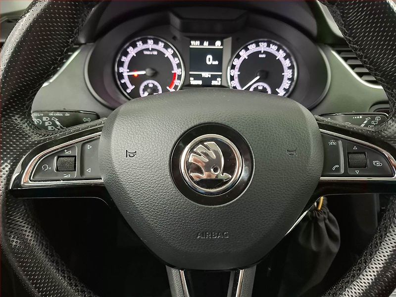 Škoda Octavia (2017) 1.6 TDI, Navi, Tempomat - fotka 16 z 19
