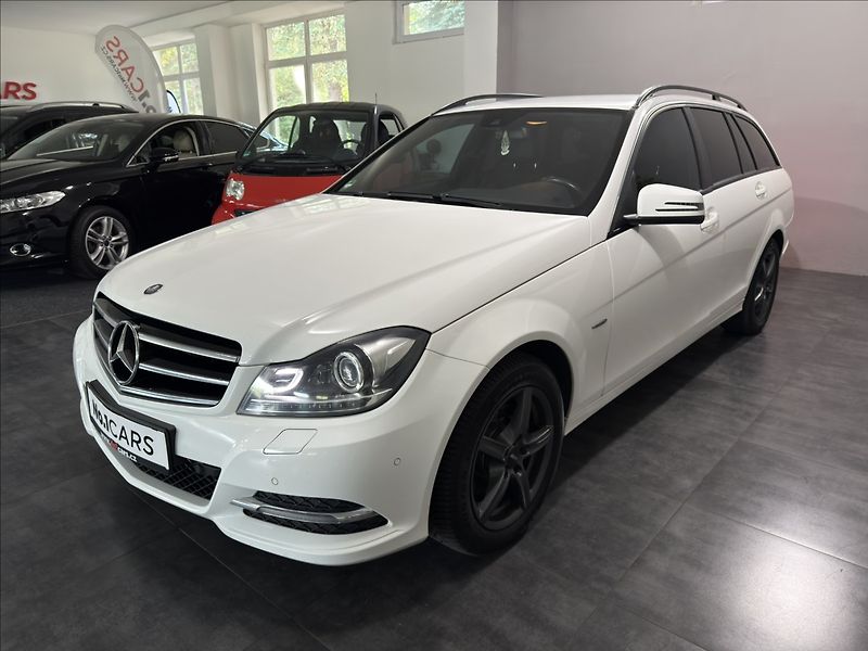 Mercedes-Benz Třídy C 2,2   250CDI 4MATIC AVANTGARDE - fotka 3 z 28
