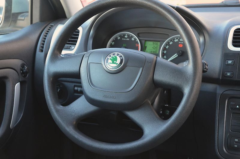Škoda Fabia (2009) 1.2i 51kW AMBITION 118.400km - fotka 24 z 38