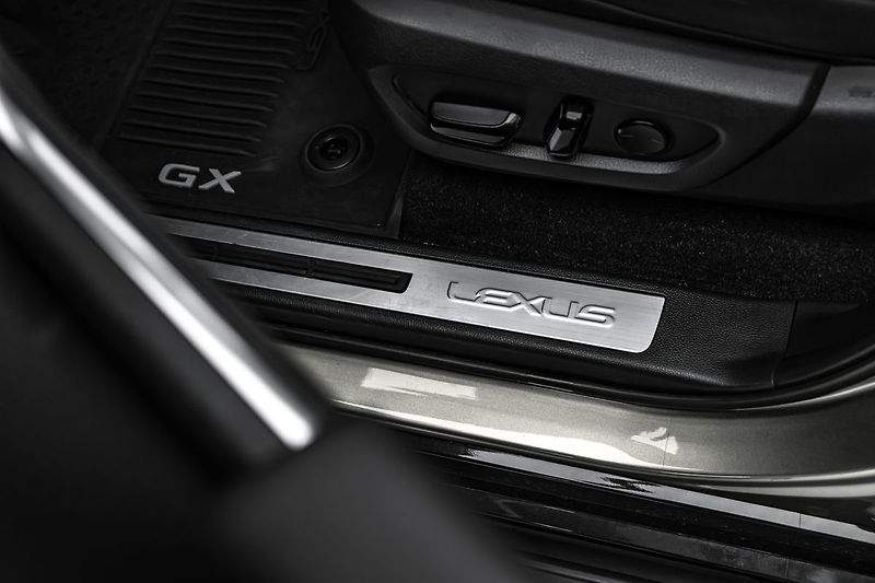 Lexus Ostatní Premium+ - fotka 20 z 25
