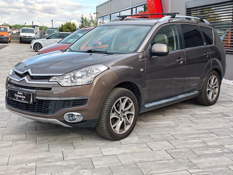 Citroën C-Crosser (2011) 2,2 HDI 4x4 7Míst 115 KW - fotka 1 z 33