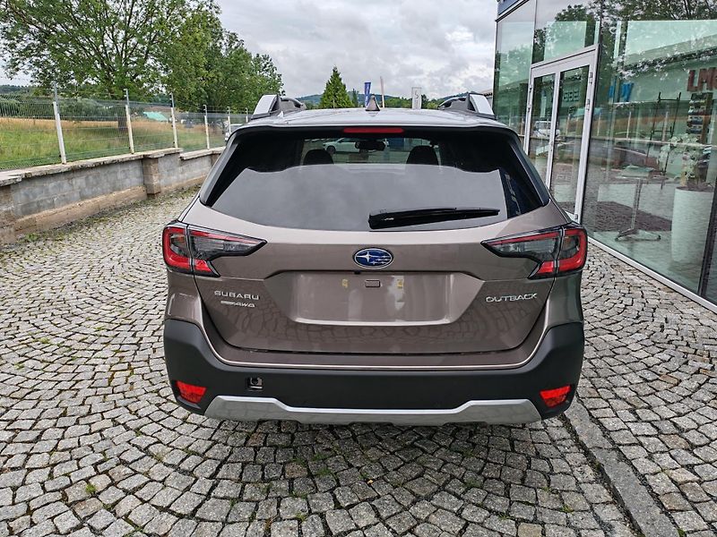 Subaru Outback (2025) 2,5 Touring 4x4 - fotka 4 z 8