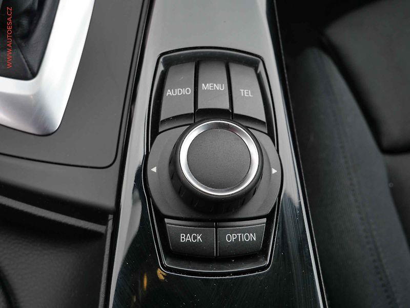BMW Řada 3 (2013) 2.0 D 320d, 2.maj,ČR, Sport - fotka 13 z 22