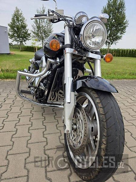 Kawasaki VN 1500 Mean Streak (2003) - fotka 3 z 14