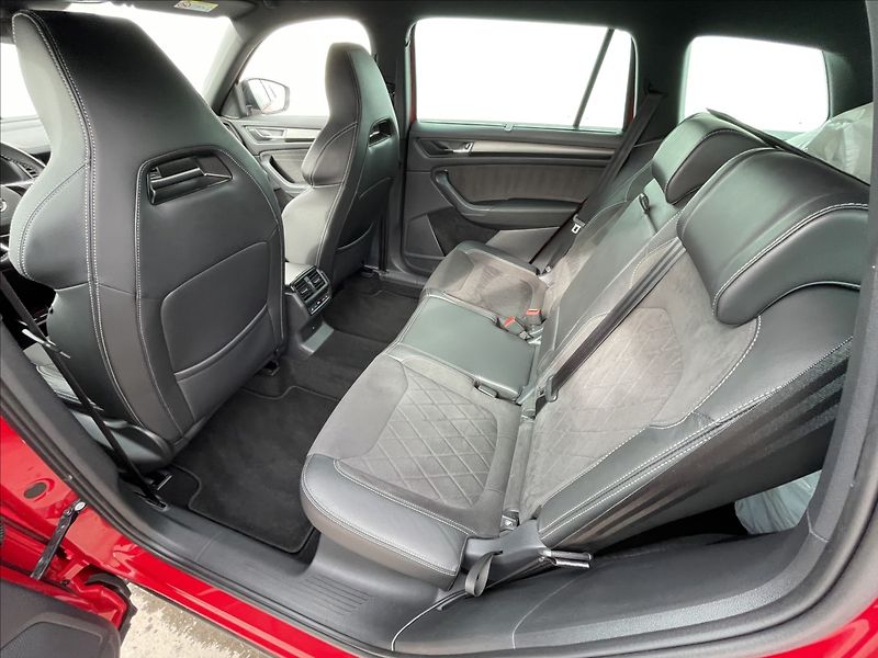 Škoda Kodiaq 2,0 TDI 4x4 DSG Sportline+ TZ - fotka 18 z 24