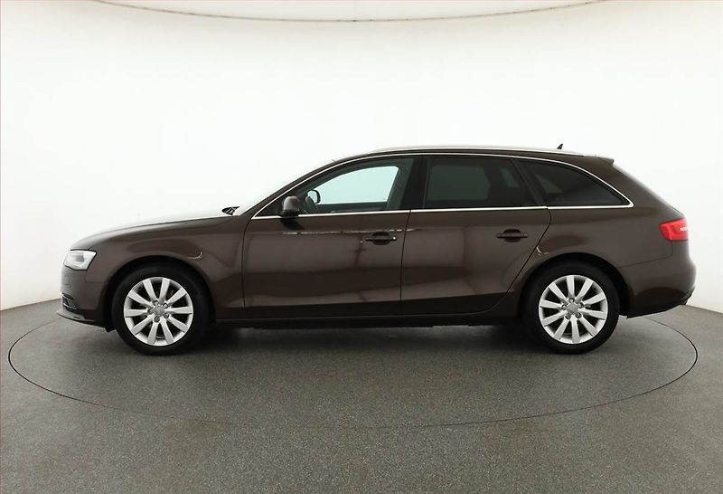 Audi A4 (2013) 2.0 TDI, 4X4, Automat, Navi - fotka 3 z 16