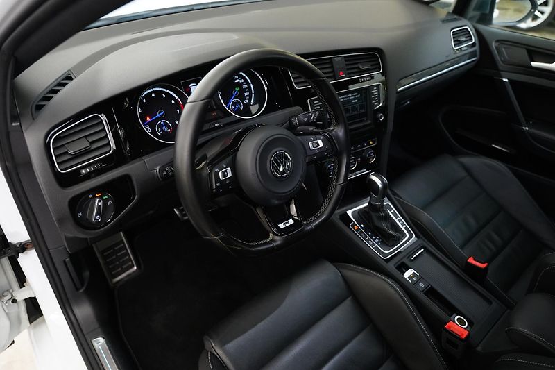 Volkswagen Golf - fotka 5 z 6