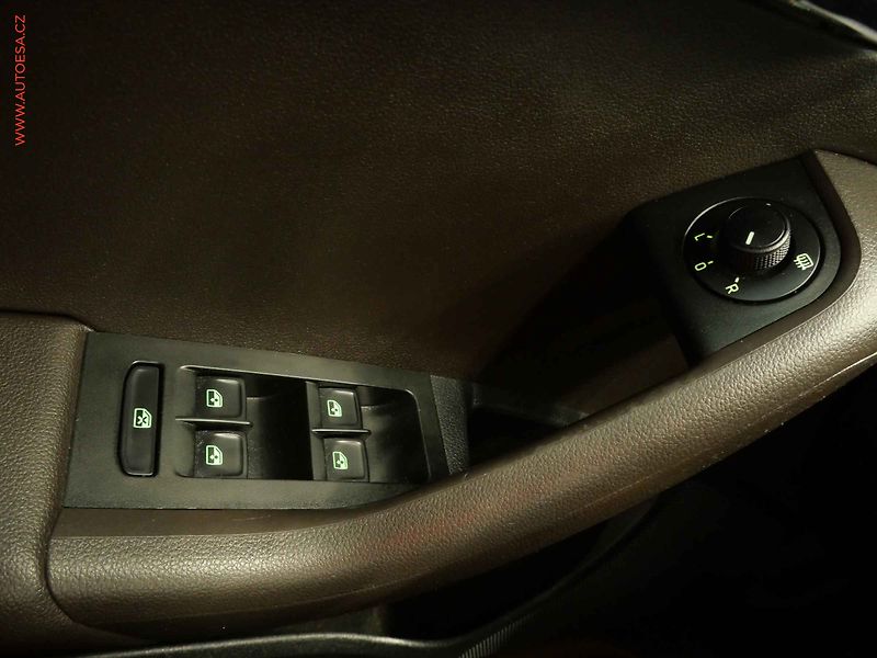 Škoda Octavia (2018) 2.0 TDi 4x4, DSG, LED - fotka 14 z 25