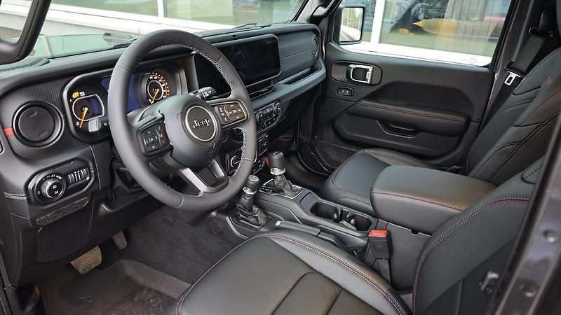 Jeep Wrangler (2025) Unlimited 2,0T  Rubicon ČR - fotka 22 z 39