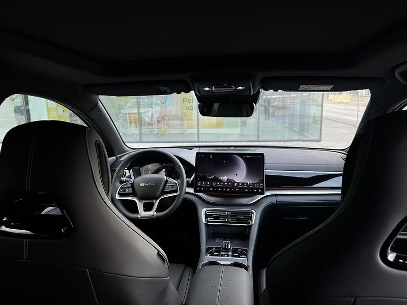 BYD Seal U (2025) DM-i Design AWD demo - fotka 7 z 10