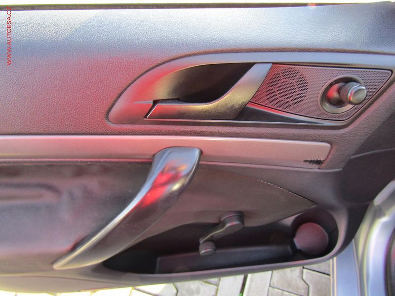 Škoda Octavia (2006) 1.6MPi, ČR - fotka 11 z 15