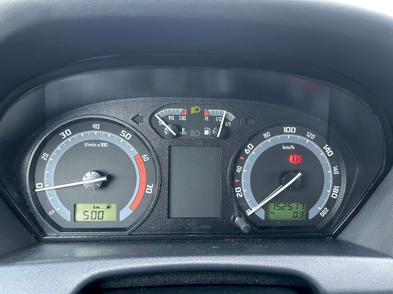 Škoda Fabia (2008) Ambiente 1.2 HTP 47 kW Combi - fotka 17 z 22