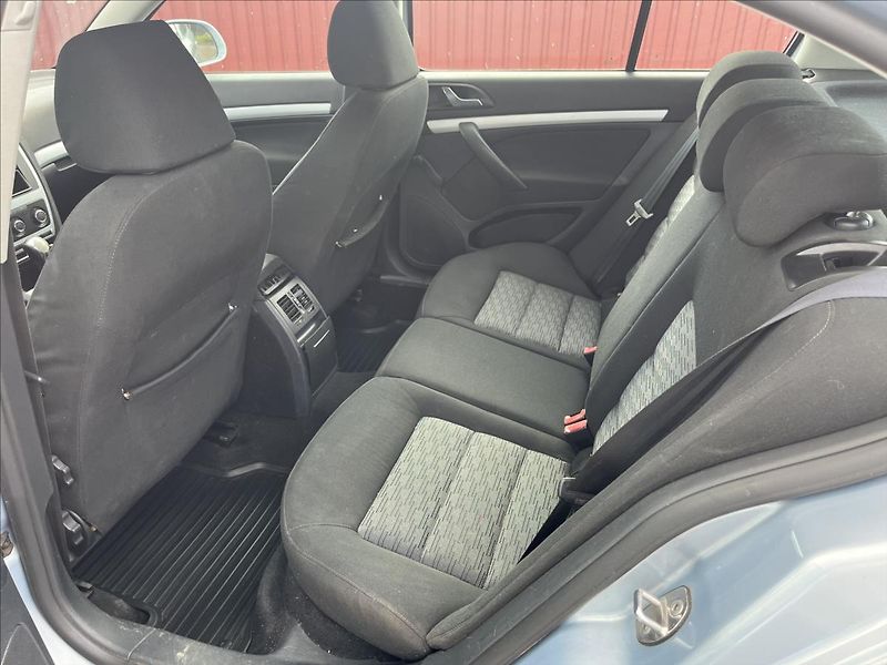 Škoda Octavia 1,6 MPi LPG PLATNOST 10/2033 - fotka 13 z 32
