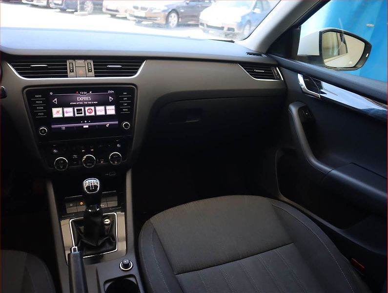 Škoda Octavia (2019) 1.6 TDI, Navi, Tempomat - fotka 8 z 21