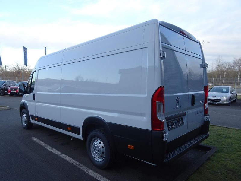 Peugeot Boxer (2023) 4350 L4H2 2.2 BHDi 165k MAN6 - fotka 5 z 28