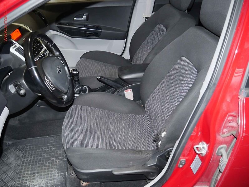 Kia Ceed (2009) 1.4i, 1.maj,ČR, AC - fotka 9 z 16