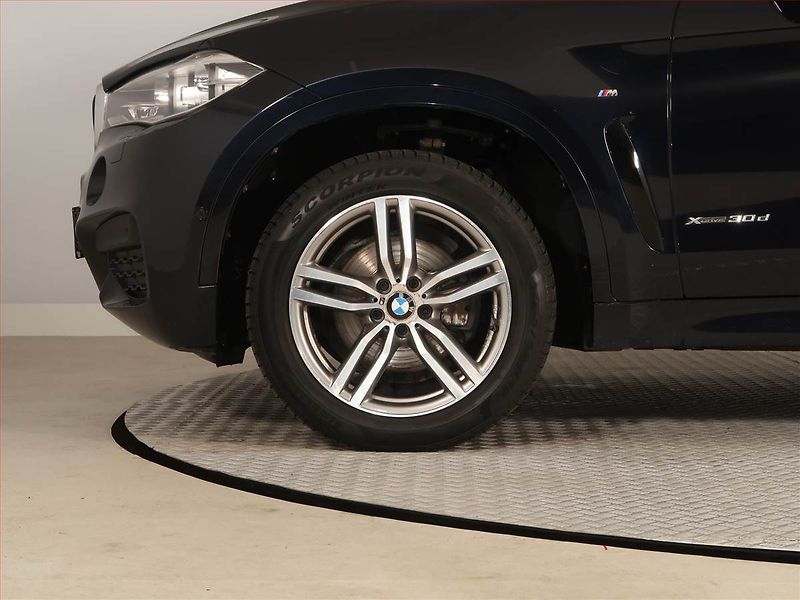 BMW X6 (2018) xDrive30d - fotka 15 z 23