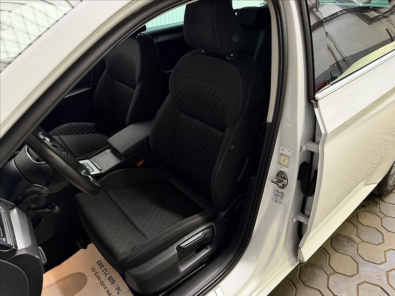 Škoda Superb 2.0TDI 110kW Manuál 1 Majitel - fotka 29 z 41
