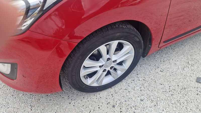Hyundai i30 1,6 I - fotka 10 z 10