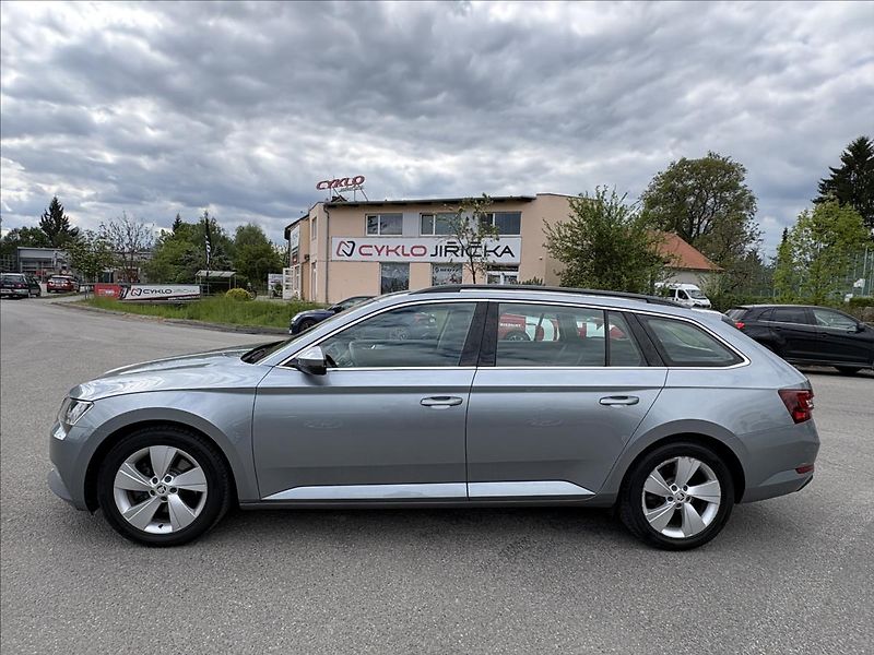 Škoda Superb 1,6 TDi 88kW Xenon,ACC,Výhřev - fotka 34 z 36