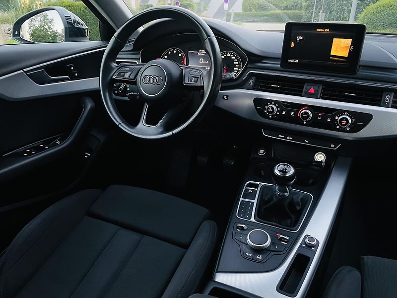 Audi A4 1.4TFSI MAN 1MAJITEL TAŽNÉ LED - fotka 25 z 44