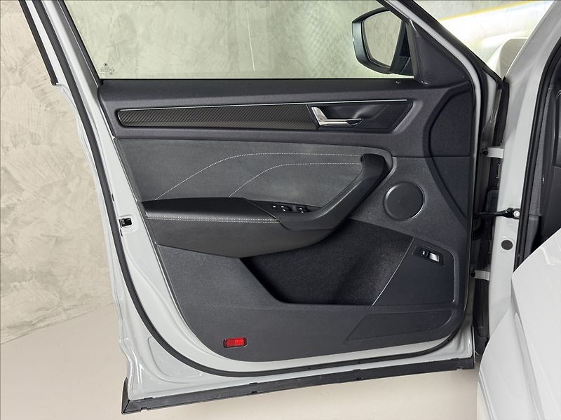 Škoda Kodiaq 2,0 TDi  DSG Sportline Virtual - fotka 20 z 47