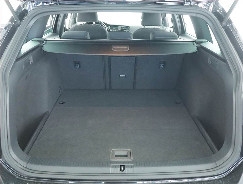 Volkswagen Golf (2017) 2.0 TDI GTD, Automat - fotka 14 z 25