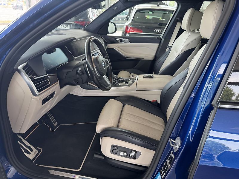 BMW X7 (2022) xDrive 40d M Sports - fotka 14 z 42