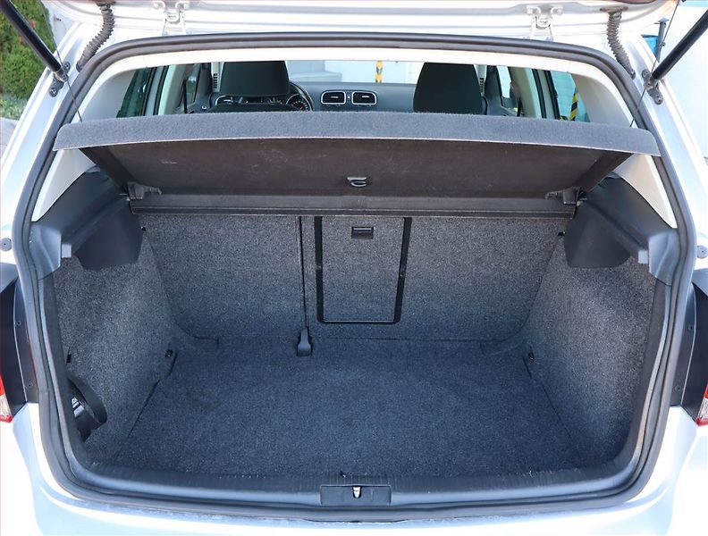 Volkswagen Golf (2012) 1.6 TDI, Automat, Tempomat - fotka 14 z 16
