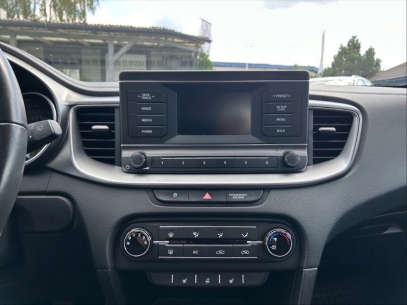 Kia Ceed 1,5 T-GDI 118 Fresh - fotka 10 z 11