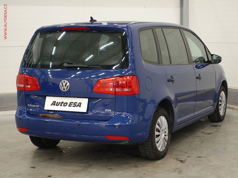 Volkswagen Touran (2011) 1.6 TDi, autoAC, temp - fotka 4 z 21