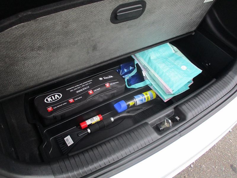 Kia Venga 1.6i 91kW AUTOMAT*NAVI*VÝHŘEV - fotka 39 z 50