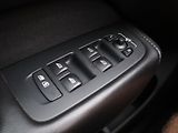Volvo XC60 2,0 B4 145kW AWD Momentum CZ D - náhled 17