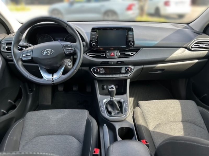 Hyundai i30 1,0 TGDI 120 Smart - fotka 9 z 11
