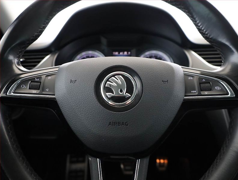 Škoda Octavia (2019) Scout 2.0 TDI, 4X4, Automat - fotka 8 z 21