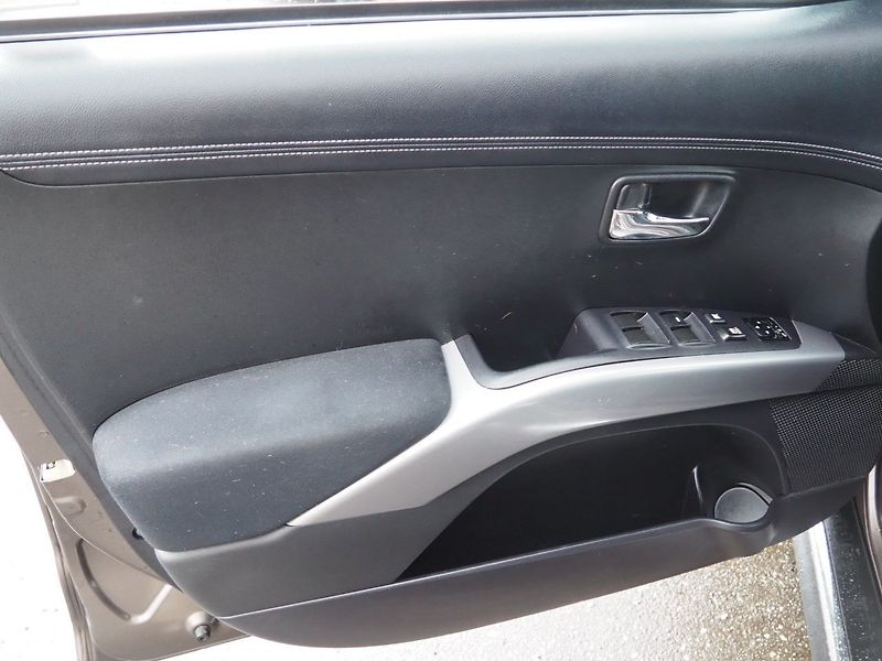 Mitsubishi Outlander (2010) 2.0 DI-D, 123 kW, 4x4 - fotka 9 z 35