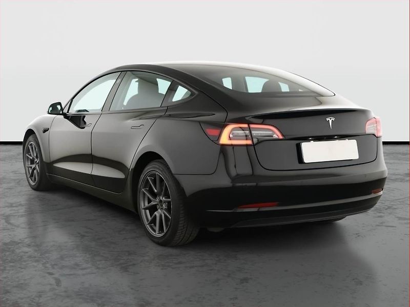 Tesla Model 3 (2021) Std Range Plus LFP, SoH 92% - fotka 4 z 28