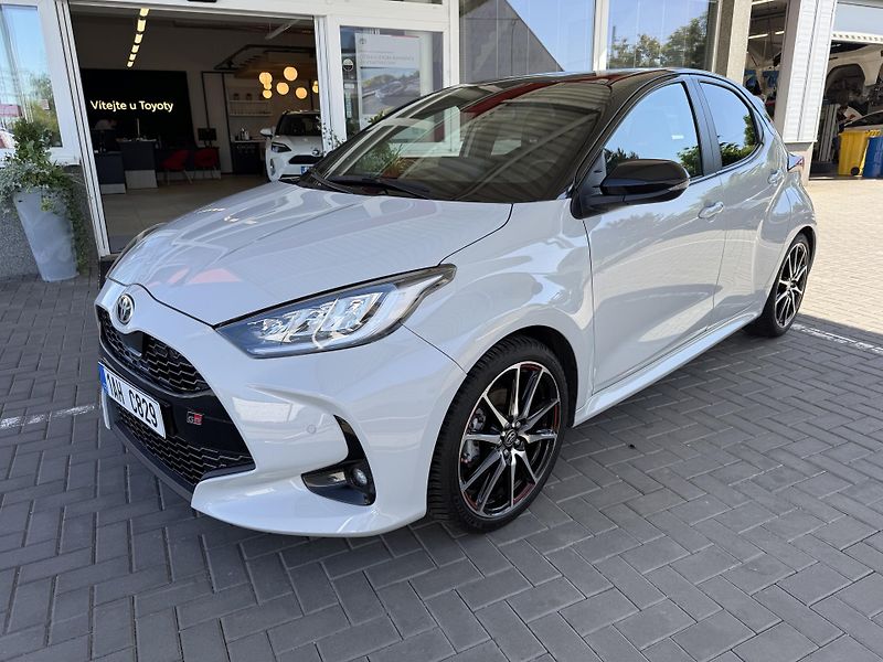 Toyota Yaris 1,5 Hybrid GR-Sport JBL  - fotografie inzerátu