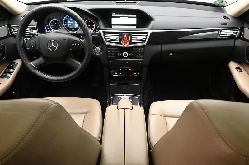Mercedes-Benz Třídy E 3,0 350 CDi 195 kW Plný servis - fotka 15 z 31
