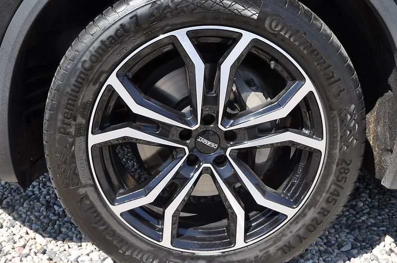 Volkswagen Touareg 3.0TDi V6 170kW 4x4 Automat - fotka 27 z 27